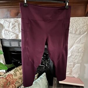 ZYIA Active Plum Capri Performance Leggings Size 16-18